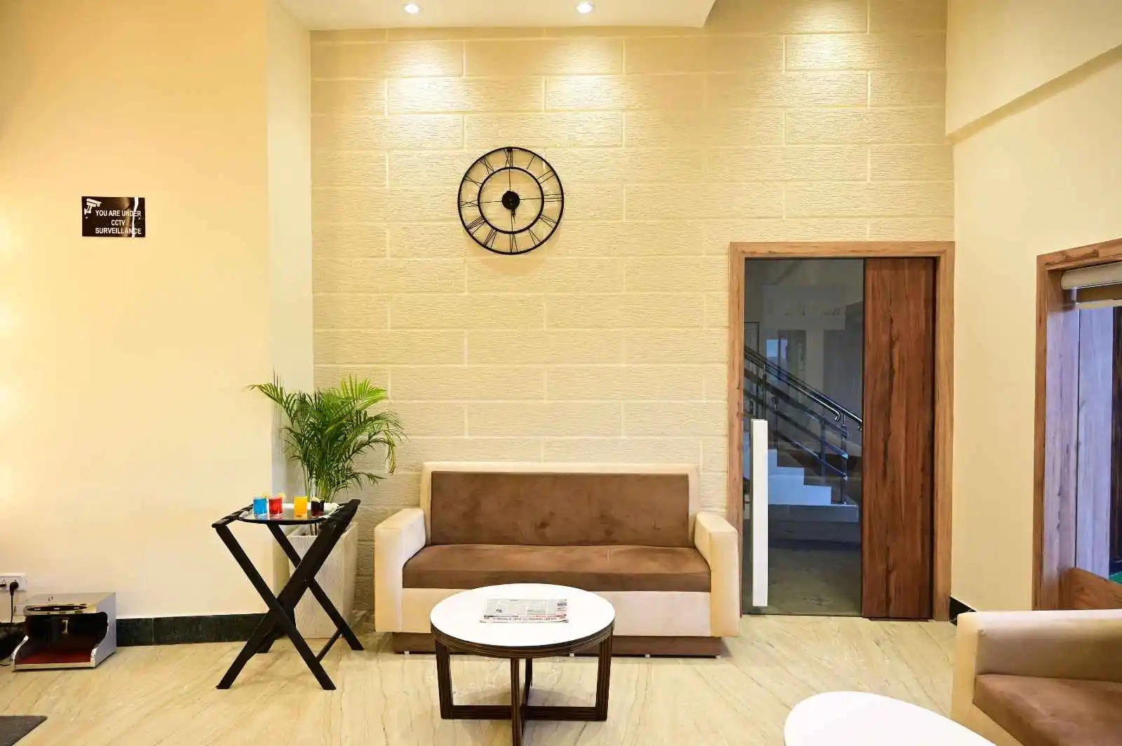 Lobby2 (1)